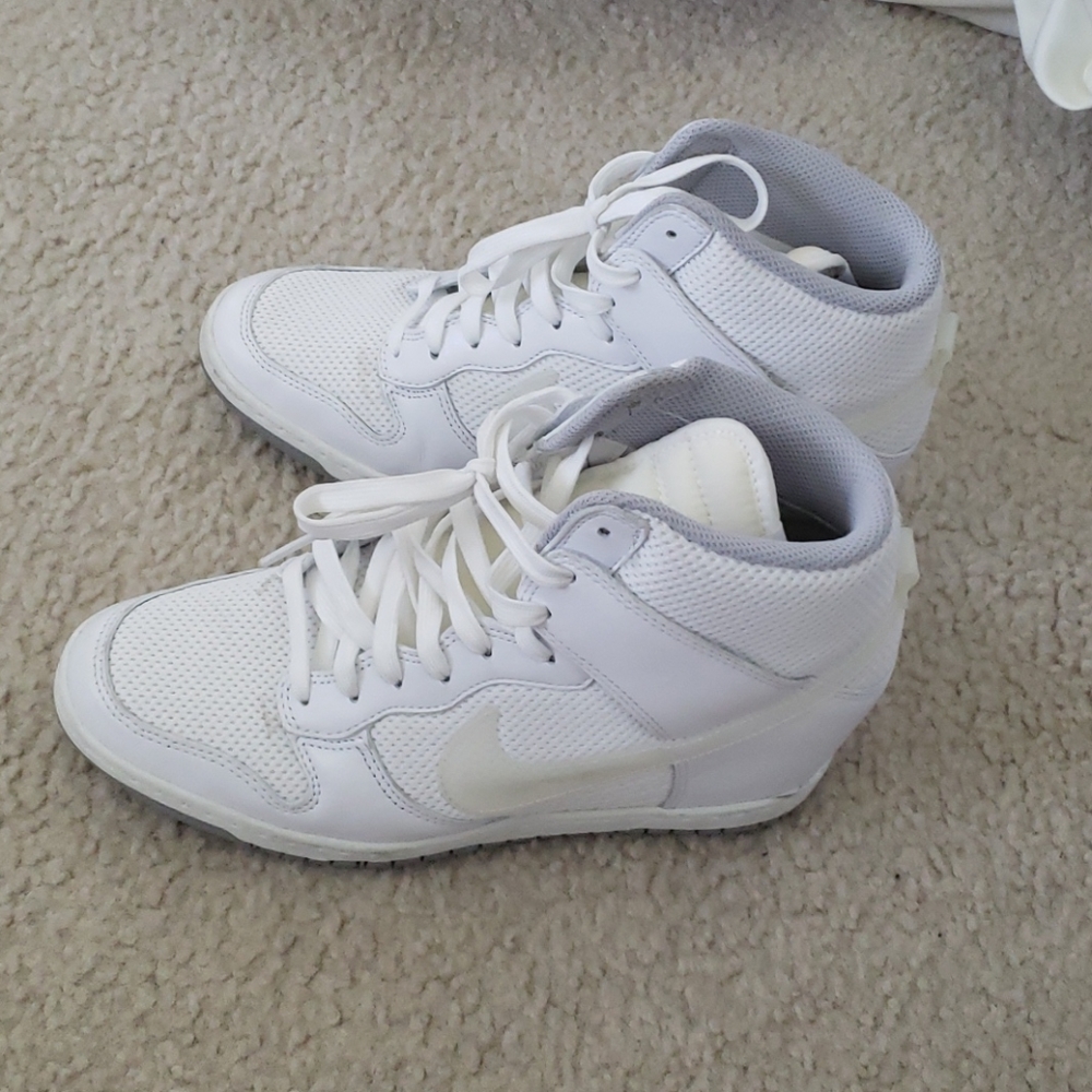Nike womens sky high dunk